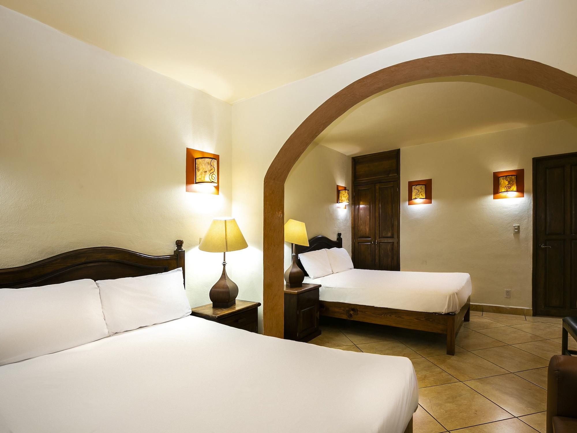 Hotel Casa Del Virrey & Suites Morelia Exterior photo