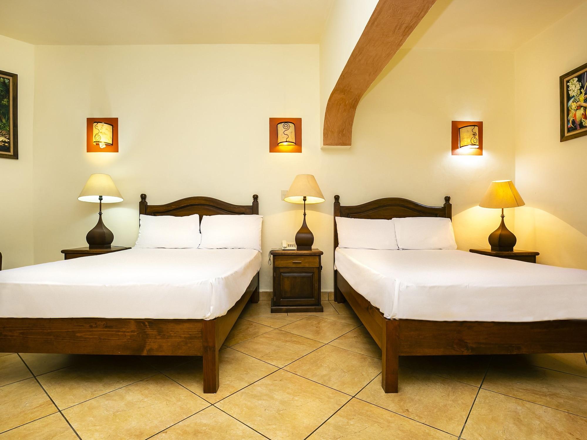 Hotel Casa Del Virrey & Suites Morelia Exterior photo