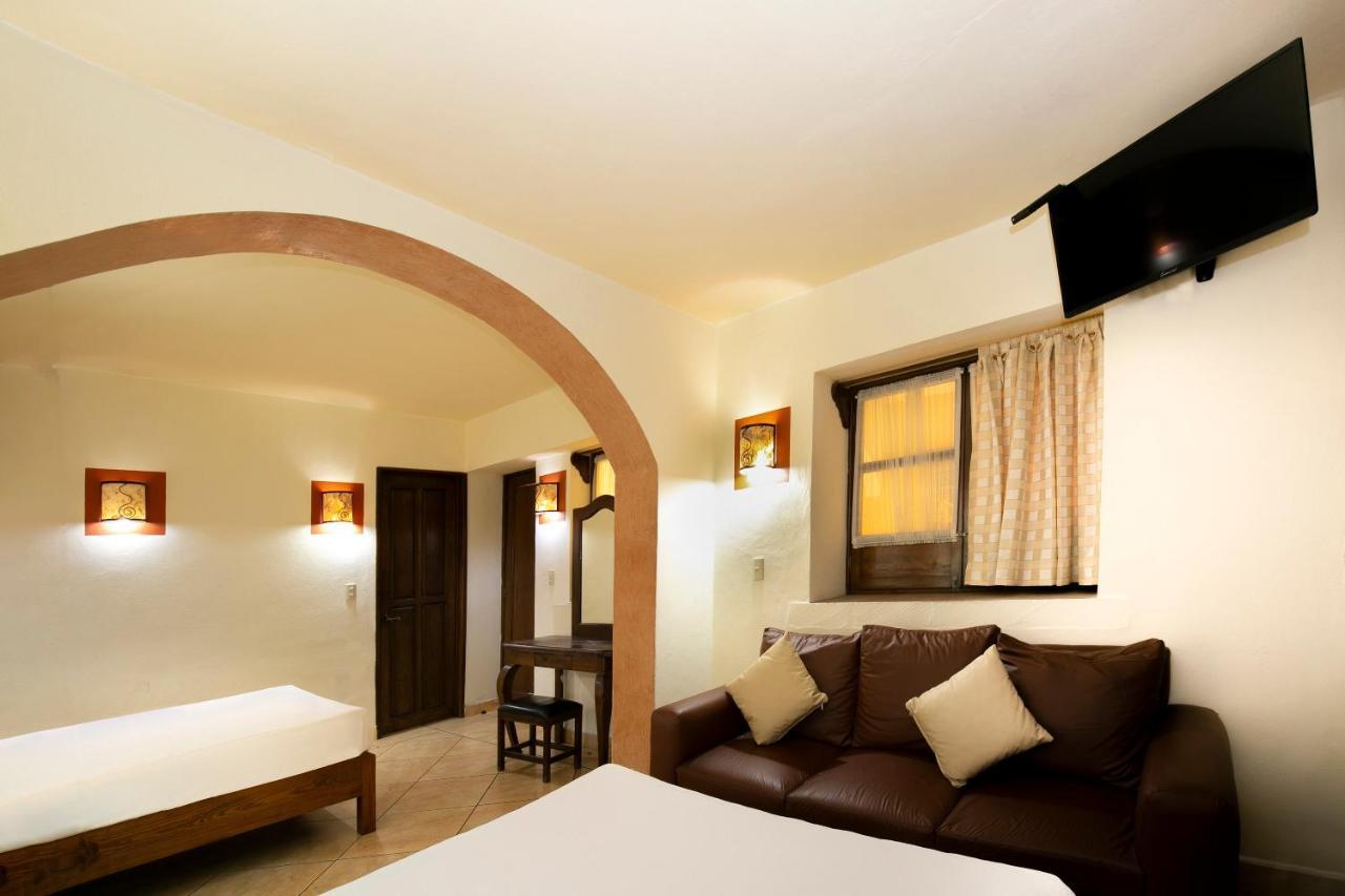 Hotel Casa Del Virrey & Suites Morelia Exterior photo