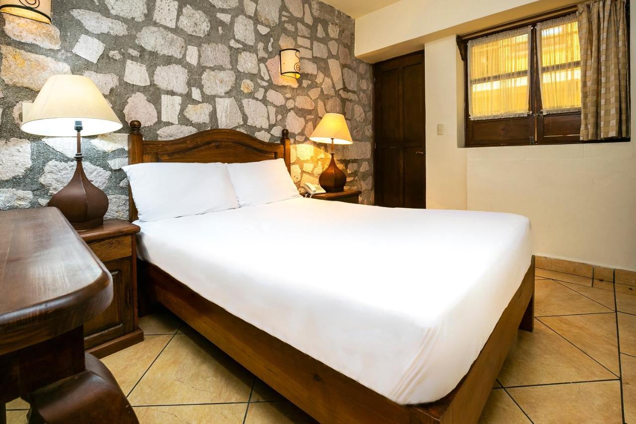 Hotel Casa Del Virrey & Suites Morelia Exterior photo